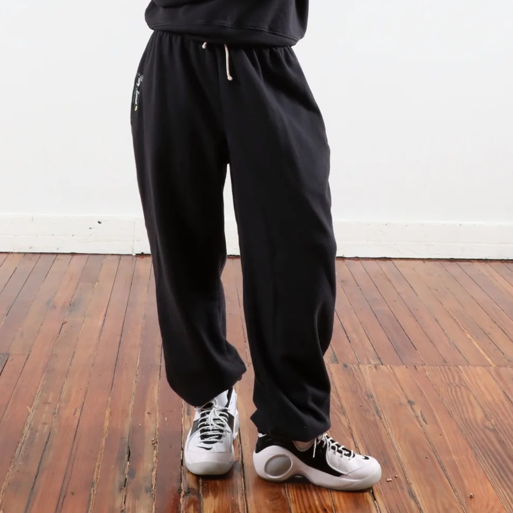 HEAVY MANNERS SWEATPANTS IN SOOT